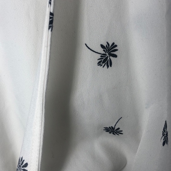 Cropped low cut cropped blouse - Picture 4 of 4